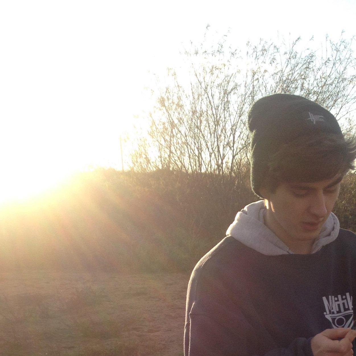 mettykess's profile picture. I would rather live a life of valleys and peaks than a flat existence