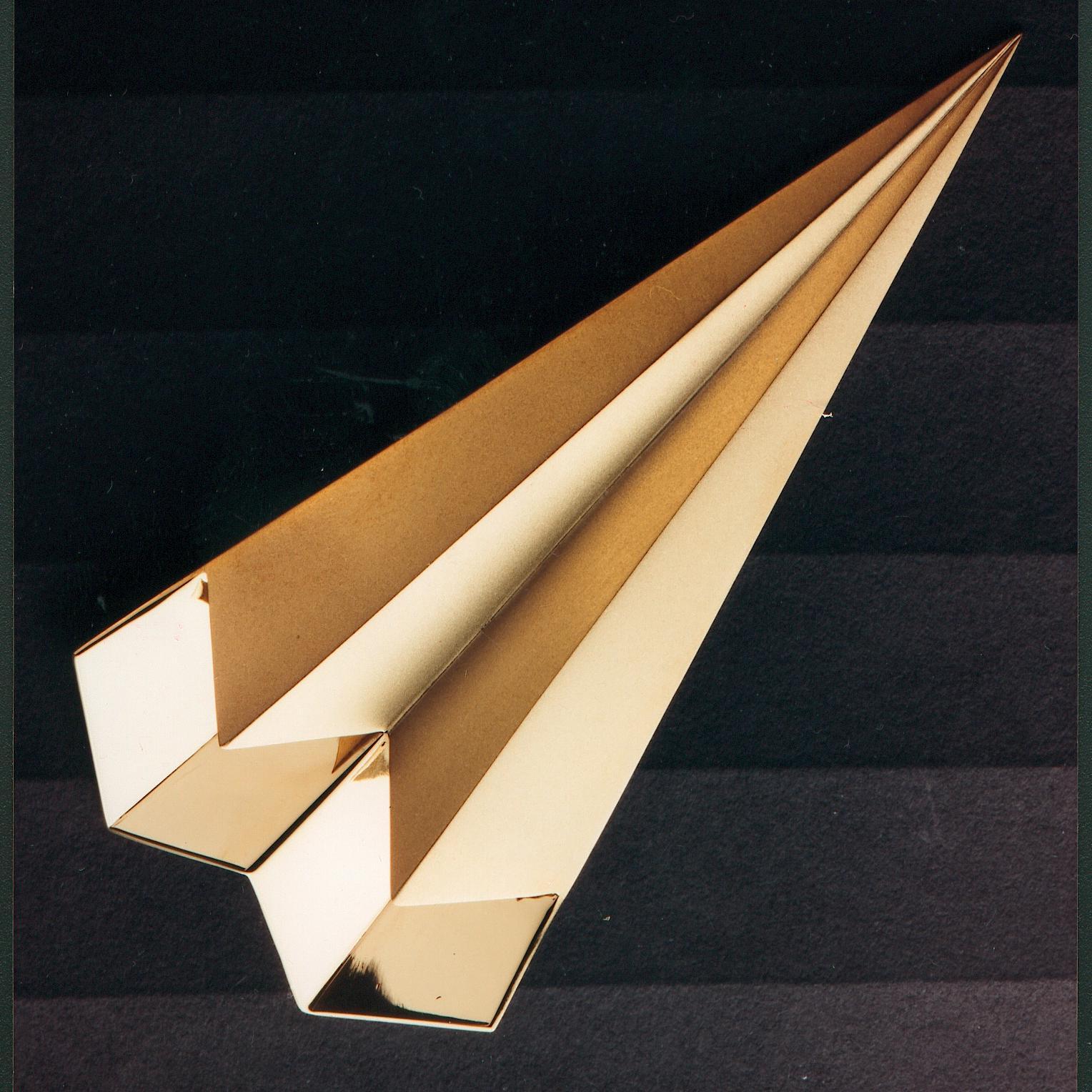 Diamo materia alle idee, diamo idee alla materia - We give substance to ideas , we give ideas to substance.