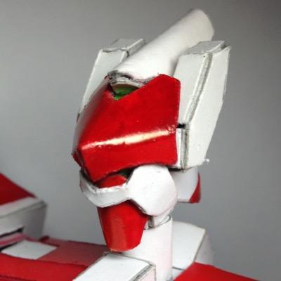 趣味でガンプラを作る人です。
製作速度は気まぐれです。
かっこいいものがすき
最近はセブンのベーコンポテサラが好き