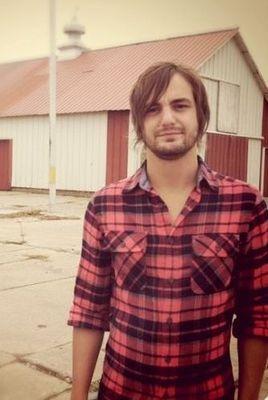 DecentCynic's profile picture. Eh, what's up people? This is Ronnie Snyder! I'm the next rock-n-rolla from Iowa, the fight begins with @TWE_RP. I will bring the fight to my opponents.