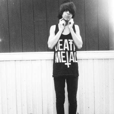 I'm really bad at bios Tbh, average hipster and hardcore dude, I do Photography         Instagram@YAYEYSON