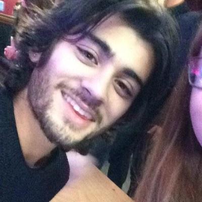 @onedirection. ✈ hannah. 
@zaynmalik is my king