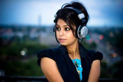 zsonz21's profile picture. Hey,dis is d.j ziya..totally into bolly,house,comerciall,a girl into d.jying forget each n every thing during music,like base sound,highies nd cut d vocals,..