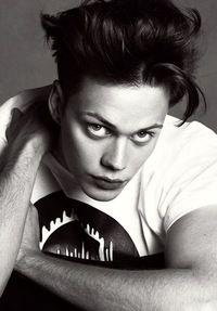 [Upir]  [sexy] El malo al que todas quereis
[Serie Hemlock Grove] [Mi hermana Shelley es mi luz ·♥· ] Dueño de la torre blanca  @_RolFan