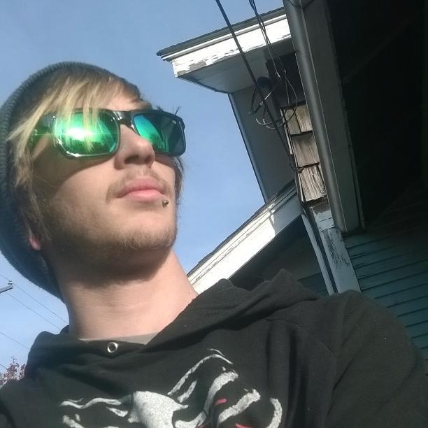 DRTNOAH's profile picture. i ride bmx and work on cars i love to just hang out and and have a good time with friens at the skate park :)