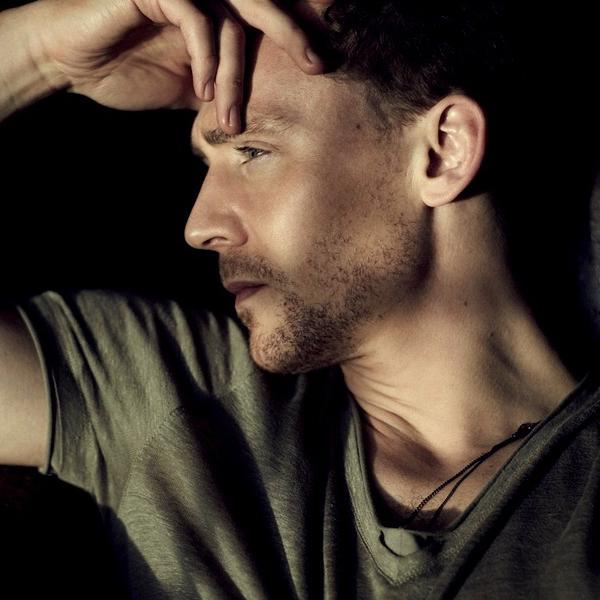 ATooEmptyHeart's profile picture. I lost her. I'm just here trying to lose myself in cheap booze and expensive women. And now suddenly I'm @CandiedFire's Drunken-Hermit-Loner-Sex-God RP21+