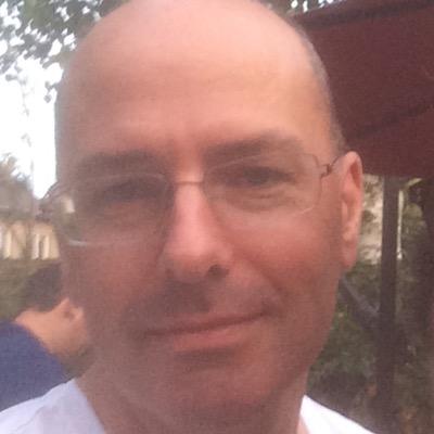 raymondcabaret's profile picture. Een beetje DJ, een beetje audiofiel, maar bovenal gek op mijn kinderen en mijn vrouw