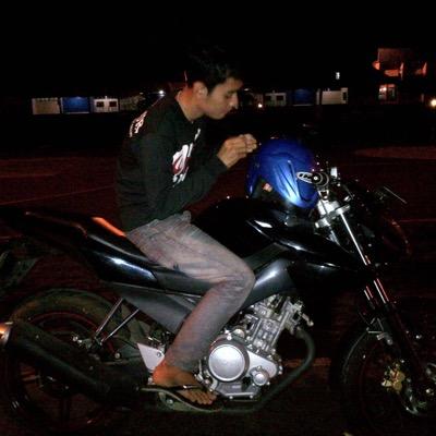 KhoirulAnamz_'s profile picture. mahasiswa yang lagi berjuang lewati semester akhir.!