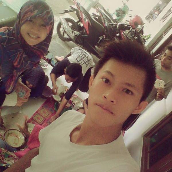 Burung Terbang Dengan Sayapnya :) Sedangkan Aku Terbang Dengan Cita-Cita :)
((((( I LOVE Allah )))))
@Afifaaa_RA1 Heart :*:*