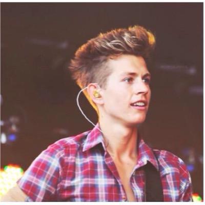 i like the james kid
saved by @idkifangurl
