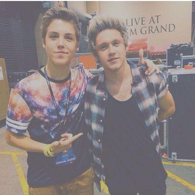 Primera quedadaā23dejulio2014
-Planeando quedadas de 5sos o 1D 1D.MAGCON.5SOS