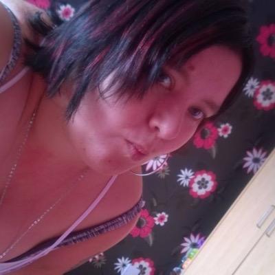Im a lovely girl who like to have fun n a good time I got two lovely step daughters who is 5 and 8 I will do my best for them no matter what