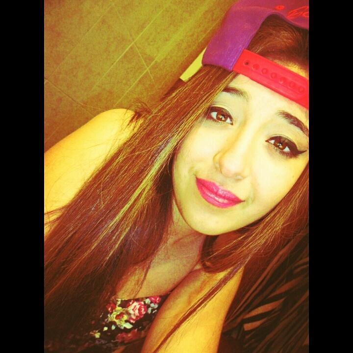 _ChicaDiamonds's profile picture. Pensando lo que escribo, escribo lo que pienso✍ || Emborrachame de tu felicidad 12♡. Alegrate de la persona que eres, se fuerte y sigue