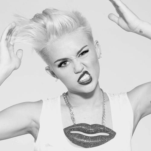 MILEY thank you for believing in me. I saw Miley in the #BangerzTourMadrid