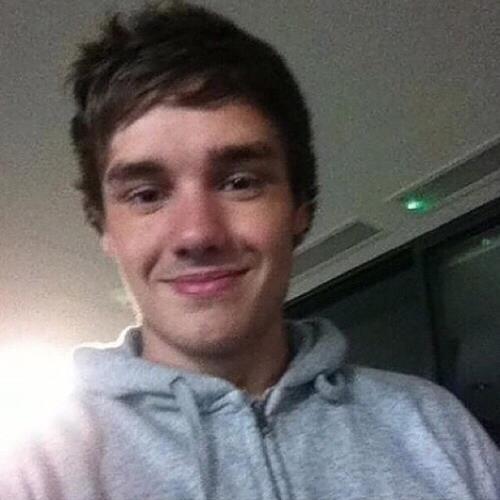 DADDYKINK1D's profile picture. beauty begins the moment you decide to be yourself