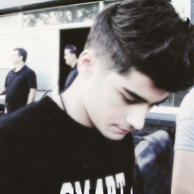 damnlockscreen_'s profile picture. rt the lockscreen you want and we will dm it to you ~ max. 3 lockscreens~ @itsnashrry @91slwtl