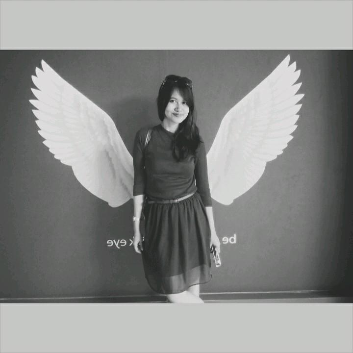 daughter, sister, buddy, agroindustrial engineer, banker TIP UGM 09