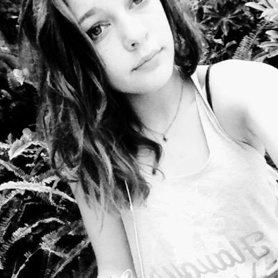 Snap: mathildelepoutr/Insta: mathilde.le/ facebook: Mathilde Lepoutre