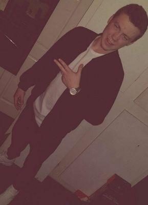 _KLMB17's profile picture. The Weeknd | Tattoos | Old R n B songs | Instagram KLMB_17