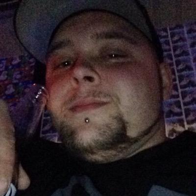 I'm Phillip every one calls me edge I work and take care of mine I'm grown dnt want no drama its a no go