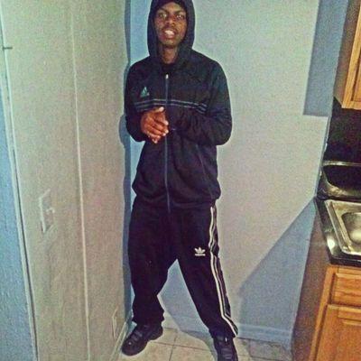 #Free #Pyc Zaysosa,BabyG,CutCanard,Cordo,RayRay,Calvin #RipLilMantrae #freeLilUrich i might break my niggas out and all i no is money money till my brains burst