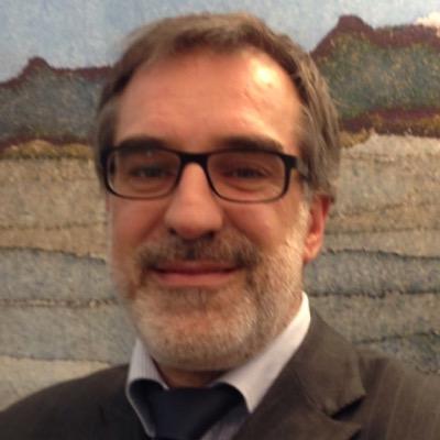 Laureato in economia, dirigente di impresa privata, vivo e lavoro a Trieste.