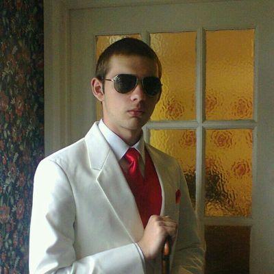attend hartpury college, air cadet, 17, have a bearded dragon and snake, reptile lover, kayaker nd fisherman