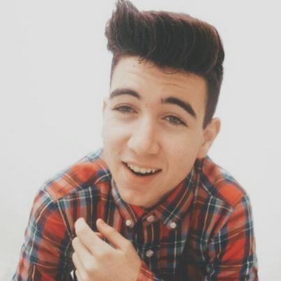 ❝Amándome a mi mismo, odiando a todo el mundo, así soy yo #SorryNotSorry ❞ ✖Propiedad de mi mejor amiga, Kate Vega✖