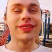 0/4 . Secretly Michaels girlfriend .