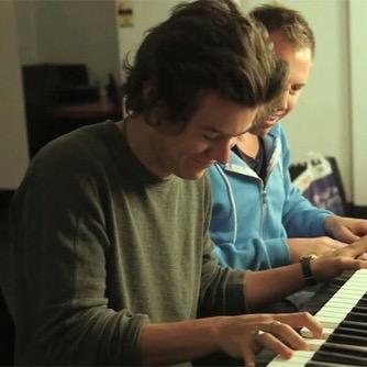 please follow @75fringeharry