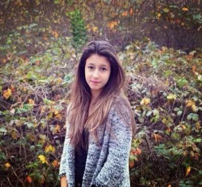 J'ai 16 ans, je suis fan de mode, beauté, accessoires.. Je vais me créer une chaine youtube dans les prochains mois, alors si tu veux rien louper abonnes toi!