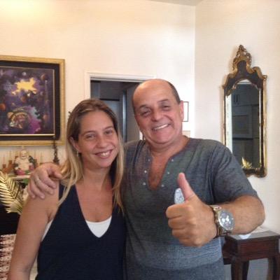Tive a oportunidade de trabalhar durante 23 anos na EMBRATUR na área de eventos internacionais e daí surgiu essa paixão pelo Turismo. Hoje trabalho no Arquivo N