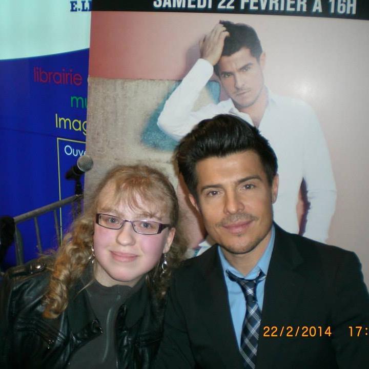 Très grande Fan du Ténor Vincent Niclo à la voix d'or exceptionnelle !!!! Je suis très fan également de l'humoriste et comédien Kev'Adams .