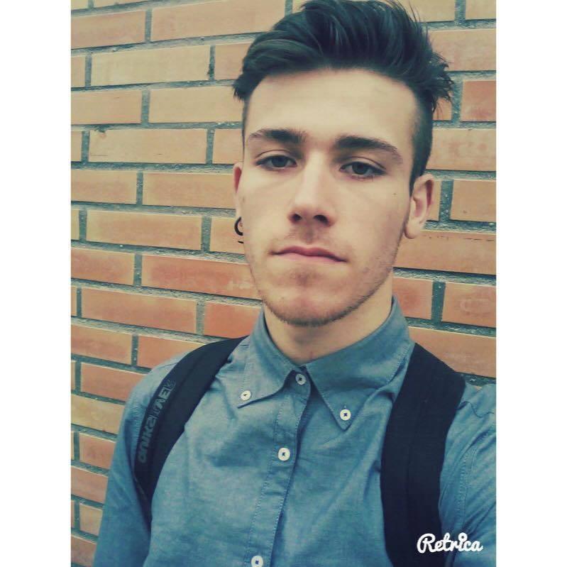 Simon 18ans je fais des snap
