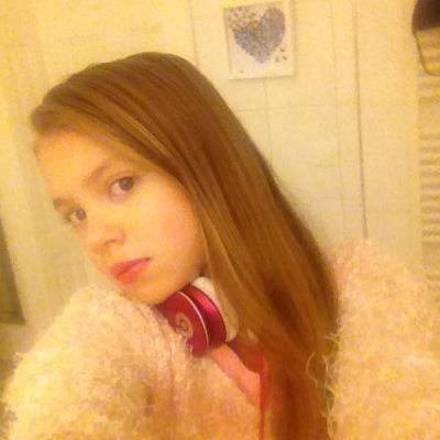 #f4f #AllYouNeesIsLove #shirizzle