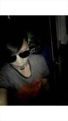 mfloee's profile picture. 