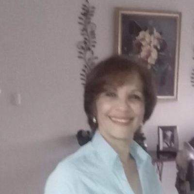 Nacida en Moca. Santiaguera por decisión. Mujer, esposa y madre plena y feliz. Reconstruyendo mi yo interior en busca de ser una mejor persona cada dia.