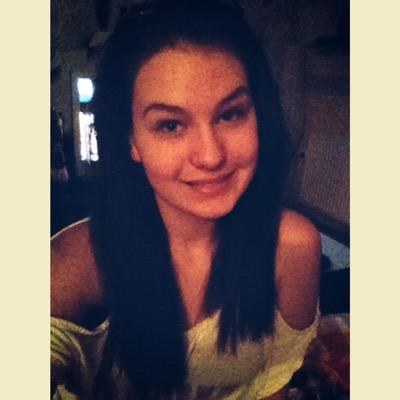 Hi.! My name is Petra . I'm Hungarian  and I'm Directioner .Follow me and follow you back!.♥ I love u jumpstyles & grand up :) http://t.co/zeyKi9fu