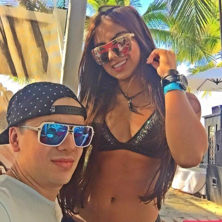 Porrista, Deportista, Modelo y Comunicadora social en proceso muy bendecida  Medellín - Colombia
  ♥♥♥ 