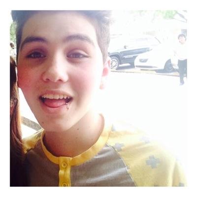 hey! free follow from @darknipsdillon! please go follow her ok ily!❤️