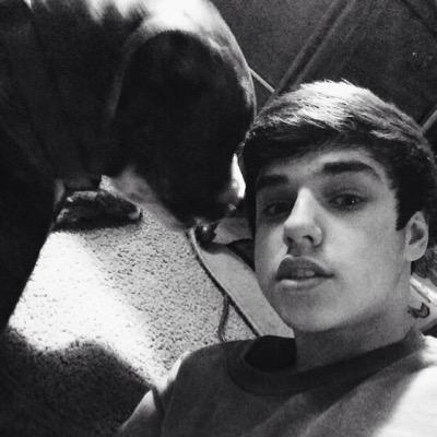follow and turn on @kingcrigler's notifications for a selfie in your dms:)