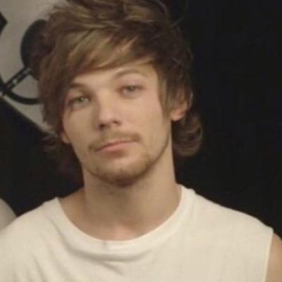follow @prettykidtommo she gave you this free follow. have a great day((: