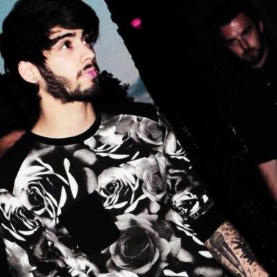 zayn malik/Louder♡ twitterbf- xfemale_niallx❤️