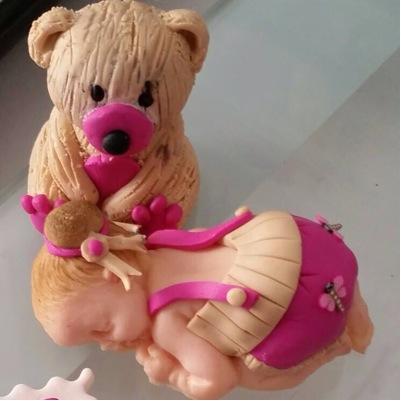 créatrice de bijoux fantaisie, créations en pâte polymére et du scrapbooking