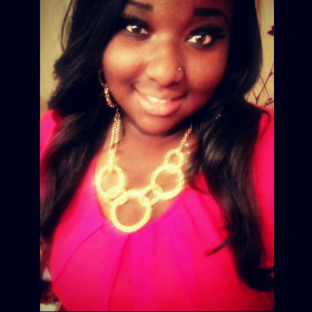 whitneyy12324's profile picture. 