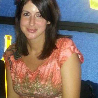 Marketing (EADA), comunicación (UAB), pasión online y un lema: ''Si puedes soñarlo, puedes hacerlo''. Account Manager en Usacd.