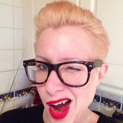 i am juliet. maker of cakes (eccles & otherwise), buns and other edible things. i live in nunhead.