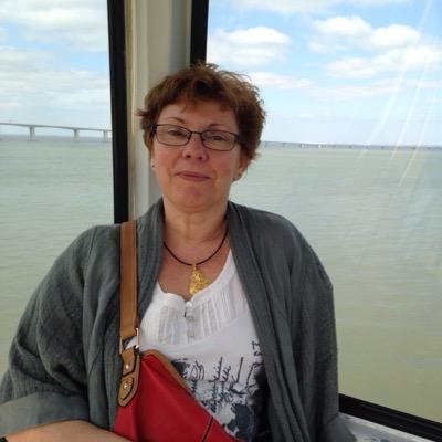 la Veu i el Cant, vida professional i passió. Soc metgessa foniatre, professora a l'URL i ESMUC. Amb fe i esperança.