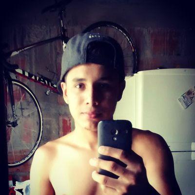 un buen pelado echado para adelante tdo bn con ganas de conocer gente humilde buen amigo buen de tdo jjeje .. #20 :D