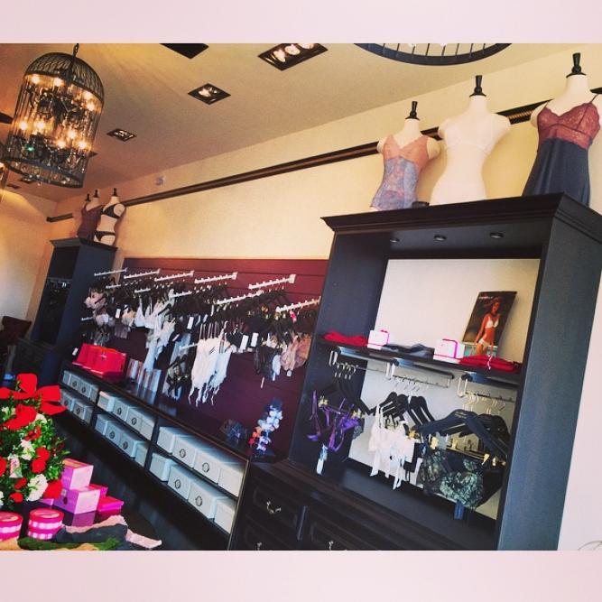 LaFemmeWoodbury's profile picture. Lingerie boutique specializing in bra fittings and sexy little things. Located in Woodbury, Long Island.